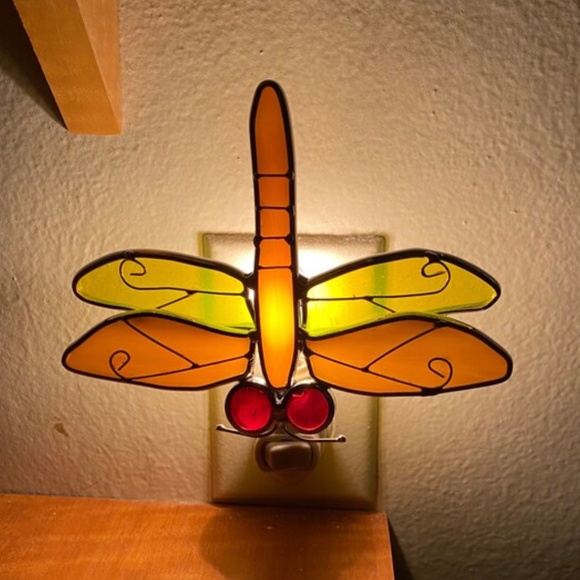 Beautiful Dragonfly wall plug-in Night Light ,Artisan Hand Crafted Stain Glass - Picture 1 of 3